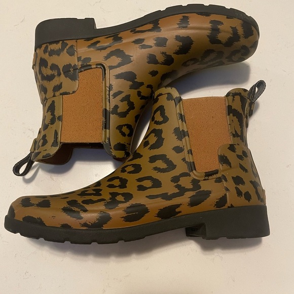 Hunter Black and Yellow Leopard Print Boots - Picture 1 of 10